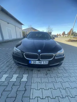 BMW 530 530d xDrive Touring TOP Zustand Bild 3