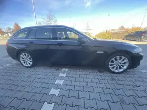 BMW 530 530d xDrive Touring TOP Zustand Bild 5