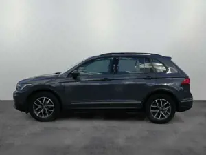 Volkswagen Tiguan Life 1.5 TSI LED ACC AHK Navi Standhz Bild 5
