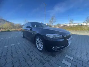 BMW 530 530d xDrive Touring TOP Zustand Bild 4