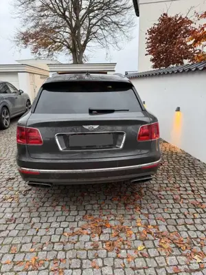 Bentley Bentayga 6.0 W12 4WD First Edition°LED°Voll° Bild 2