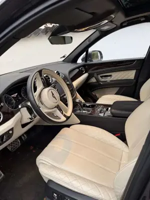 Bentley Bentayga 6.0 W12 4WD First Edition°LED°Voll° Bild 4