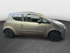 Mitsubishi Colt 1.3 Motion Plus-Klima-Gasanlage-Tüv neu-PDC Bild 4