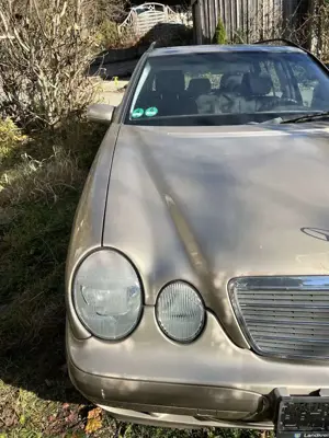 Mercedes-Benz E 240 T Classic