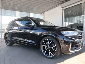 Volkswagen Touareg R-Line 3.0 V6 TSI DSG 4Motion PANO AHK S Bild 5