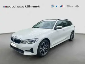 BMW 330 e iPerformance Touring Sport Line Laser ACC PanoSD