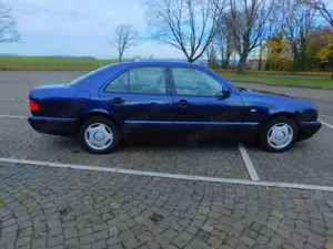 Mercedes-Benz E 200 E 200 Classic Erstklassiger Oldtimerkandidat