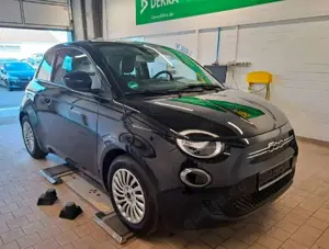 Fiat 500e 320 Km Reichweite  Navi - Klimaauto. - PDC