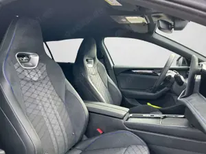 Volkswagen Passat Variant R-Line 2,0 l TDI 150 PS DSG7 Bild 4