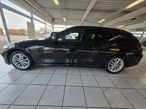 BMW 320 Bild 2