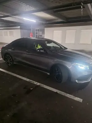 Mercedes-Benz CLA 180 AMG Line Bild 4