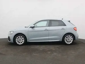 Audi A1 30 TFSI S-tronic / MMI-Radio +, LED Bild 4