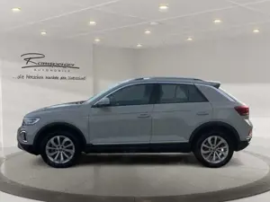 Volkswagen T-Roc 1.5 TSI DSG Style ACC LED APP Keyless Kame Bild 3