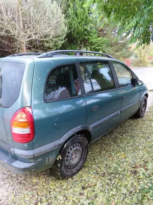 Opel Zafira Zafira 2.2 Elegance Bild 3