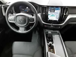 Volvo XC60 XC60 B4 D A Momentum Pro PANO AHK STH Bild 3