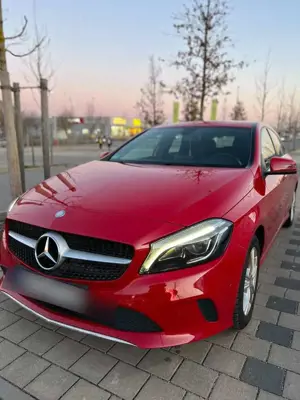 Mercedes-Benz A 180 A 180 (BlueEFFICIENCY) 7G-DCTAMG Sport