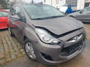 Hyundai iX20 1.6 Automatik*Panorama*Unfall Bild 4