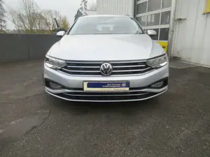 Volkswagen Passat Variant Business NAVI LED ACC KAMERA PDC Bild 2