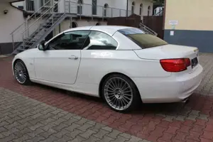 BMW 318 i Cabrio edition ( Leder / Navi / PDC / 19" ) Bild 4