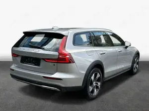 Volvo V60 Cross Country V60 Cross Country B4 D AWD Plus Bild 2