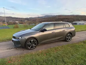 Opel Astra L Sports Tourer Elegance Plug-in-Hybrid Bild 3