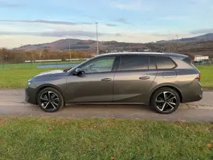 Opel Astra L Sports Tourer Elegance Plug-in-Hybrid Bild 4