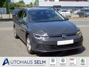 Volkswagen Golf VIII 1.5 eTSI Matrix LED PANO SHZ ACC AHK-klappbar