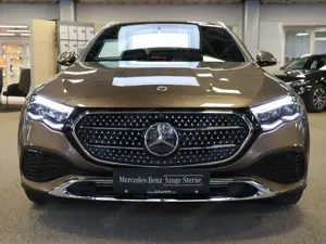 Mercedes-Benz E 220 T d 4M All Terrain AvantgardePlus/Pano/AHK Bild 2