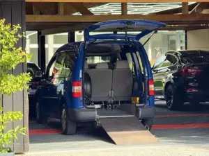 Volkswagen Caddy Behindertengerecht-Rampe