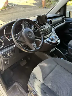 Mercedes-Benz V 220 d lang 7G-TRONIC Exclusive Bild 4