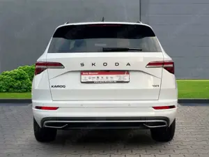 Skoda Karoq Sportline 4x4+Anhängerkupplung+Navi+el.Panoramadac Bild 3