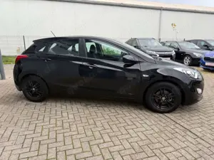 Hyundai i30 blue Classic*1HAND*SCHECKHEFT*8FACH BEREIFT Bild 4