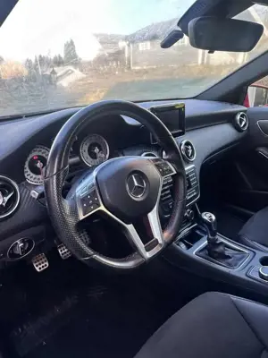 Mercedes-Benz A 180 A 180 AMG Line Bild 2