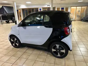 smart forTwo smart fortwo coupe electric drive coupe EQ Bild 2