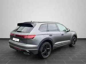 Volkswagen Touareg R-Line 3.0 l V6 TDI 4MOTION / LED / Clim Bild 2