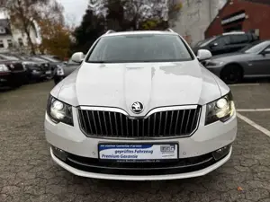 Skoda Superb Combi 1.8 Elegance'Xenon'Panorama'Cam'1Ha Bild 2