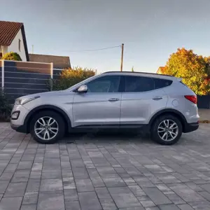 Hyundai SANTA FE 2.2 CRDI 4WD Premium Bild 4