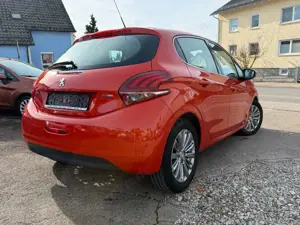 Peugeot 208 Bild 2