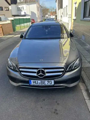 Mercedes-Benz E 400 4Matic T 9G-TRONIC Avantgarde Bild 2