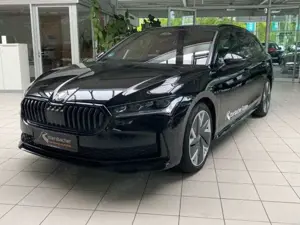 Skoda Superb Combi Sportline 2,0 TDI 142 kW 7-Gang-DSG Bild 2