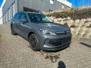 Volkswagen Tiguan 2.0 TDI*Life*NAVI*APPLE*AHK*360°KAMERA