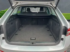 Skoda Superb Combi LK 1.5 TSI ACT+Navi+Leder+Soundsystem+LED Bild 5