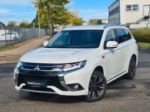 Mitsubishi Outlander PHEV Top 4WD*Autom*1.Hand*Navi*