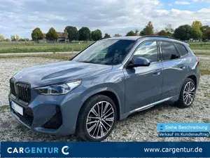 BMW iX1 xDrive30 M Sport Wide Inno AHK Pano S-Dach