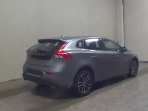 Volvo V40 D3 Momentum Navi LED PDC Shz Bild 4