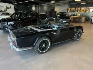 Triumph TR4 TR4 WEBER-VERGASER+FÄCHER KRÜMMER+OVERDRIVE+TOP Bild 4