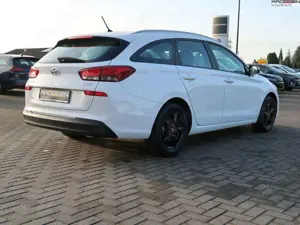 Hyundai i30 Select BT PDC Sommer-  Winterräder Bild 3