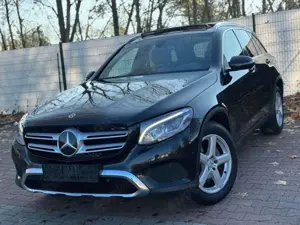 Mercedes-Benz GLC 250 d 4Matic /PANO/LED/AHK/ACC/RFK/AMG Lenkr