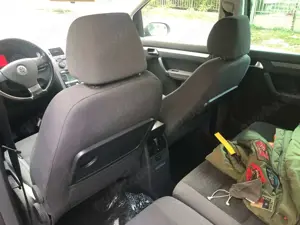 Volkswagen Touran 2.0 TDI DPF Highline Bild 3