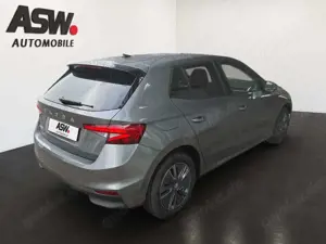 Skoda Fabia Tour 1,0 TSI 115PS DSG Navi ACC SHZ AHK Bild 4